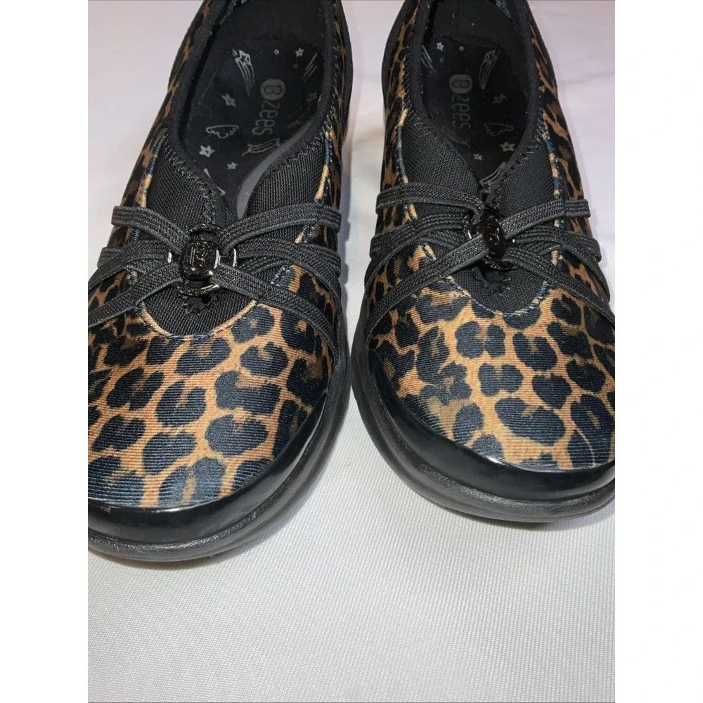 Bzees Women's‎ Melody Comfort Shoes Brown Leopard Print Slip On Wedge Heel 8.5
